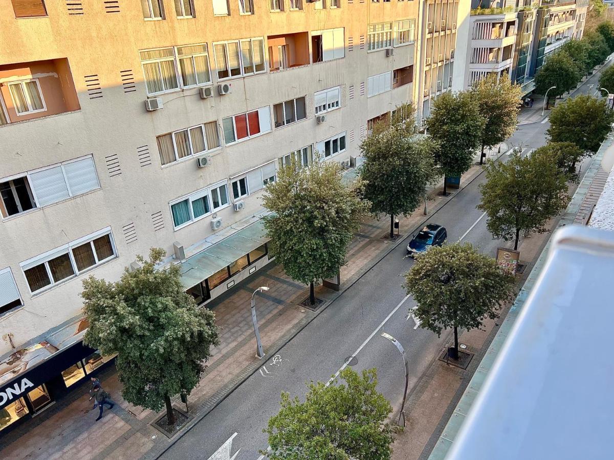 City Center Square Deluxe Nest Podgorica Buitenkant foto